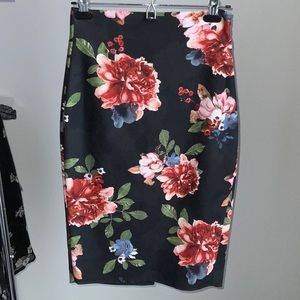 RW&Co Pencil skirts black with flowers 2